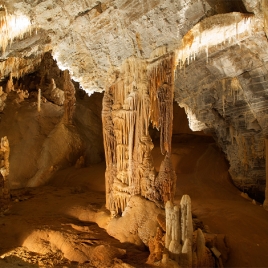 Sortie découverte de la spéléologie et canoë sur la rivière souterraine au gouffre géant de Cabrespine